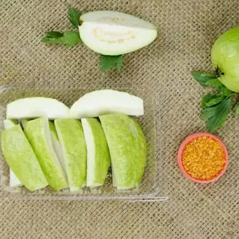 Hình ảnh Ổi 300g Kèm Muối/Mắm Ruốc