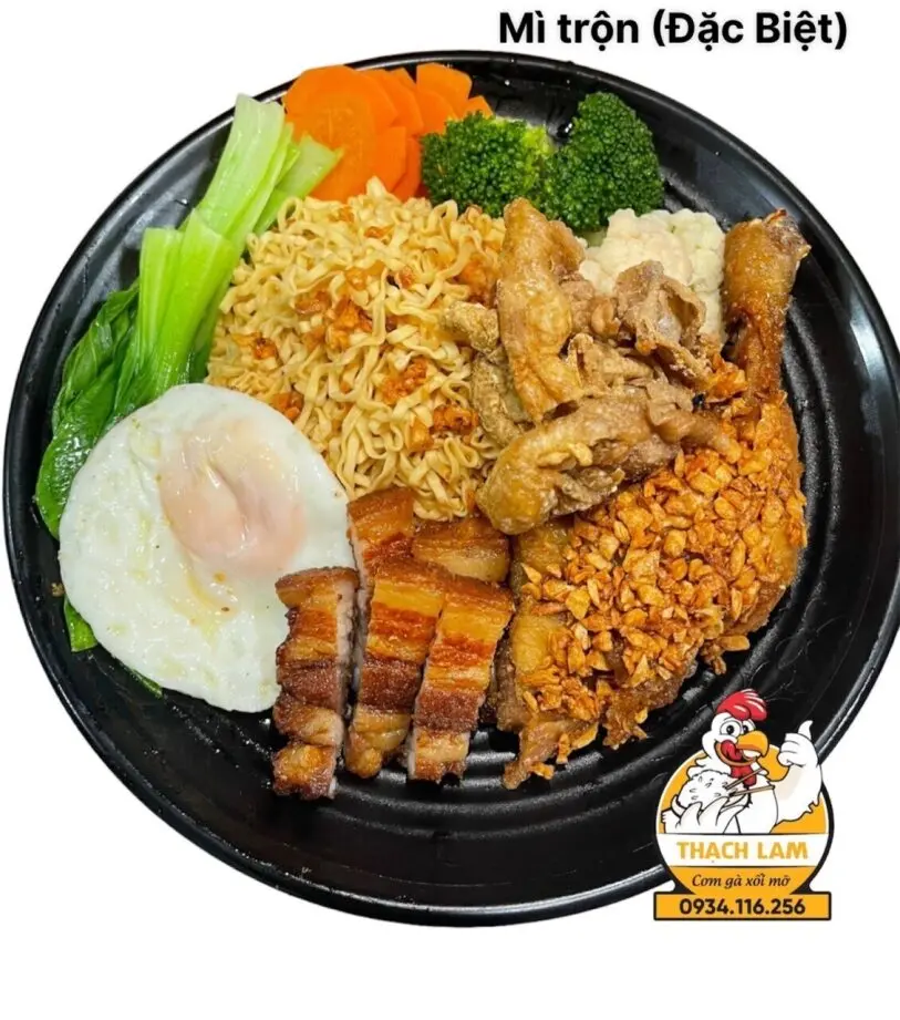 Hình ảnh Mì trộn đặc biệt