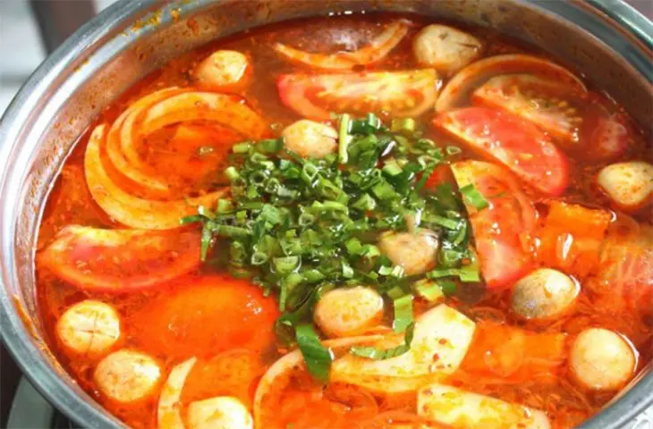 Hình ảnh Lẩu Thái chua cay
