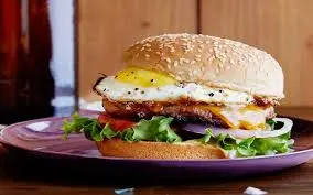 Hình ảnh Hamburger bò + trứng