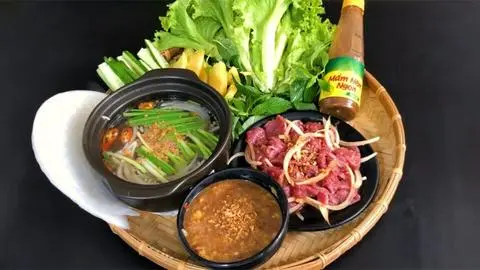 Hình ảnh Bắp bò nhúng mẻ