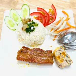 Hình ảnh Cơm ba rọi chả