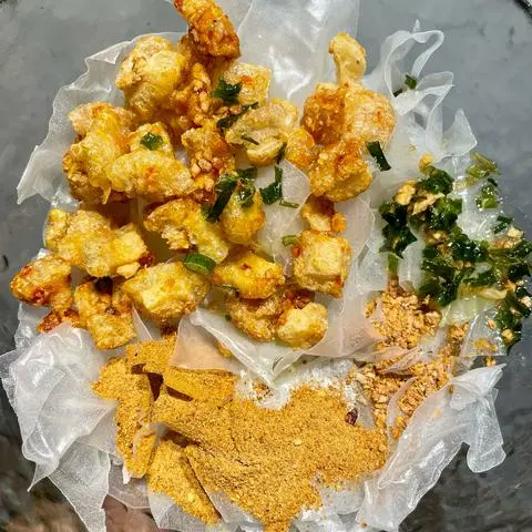 Hình ảnh Bánh tráng tóp mỡ sợi nhỏ
