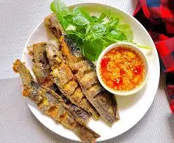 Hình ảnh Cơm cá trê chiên