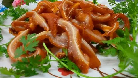 Hình ảnh Lỗ tai heo khìa nước dừa