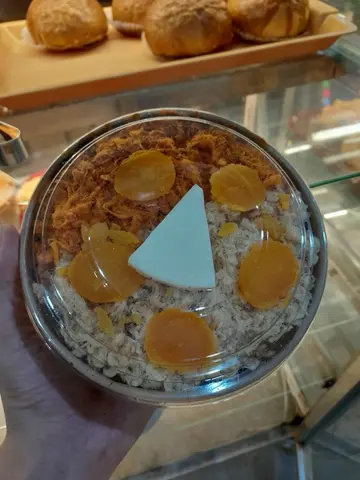 Hình ảnh Bông lan trứng muối tô