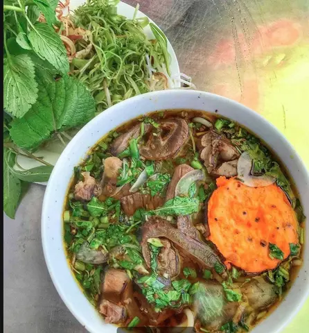 Hình ảnh Bún bò nạm gân