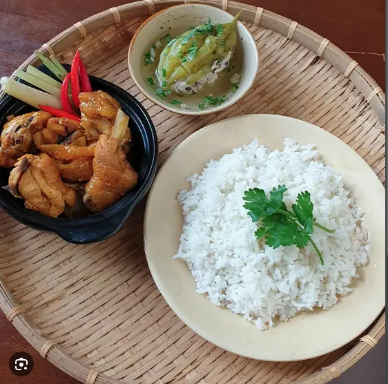 Hình ảnh Cơm gà kho gừng