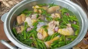 Hình ảnh Lẩu gà ta ớt hiểm