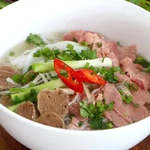 Hình ảnh Phở tái gầu viên