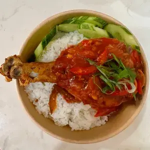 Hình ảnh Thố gà sốt thái