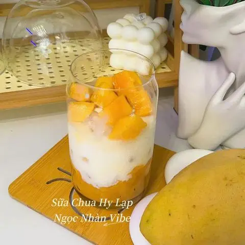 Hình ảnh Sữ chua Hy Lạp dầm xoài
