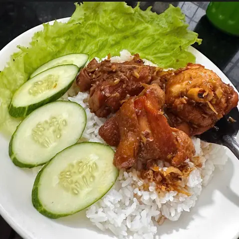 Hình ảnh Cơm gà kho gừng