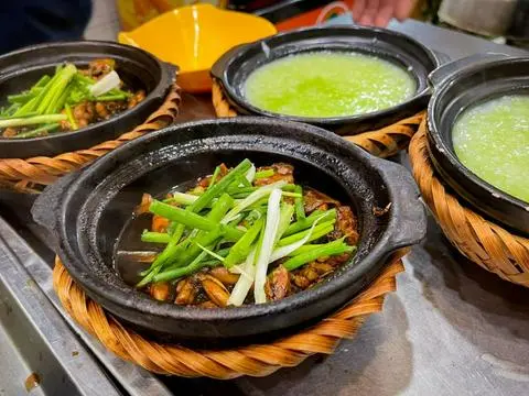 Hình ảnh Gà kho Sing + cháo - phần nhỏ