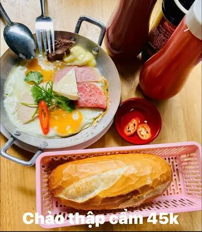 Hình ảnh Bánh mì chảo thập cẩm