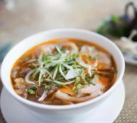 Hình ảnh BÚN BÒ (CHẢ + BÒ VIÊN) 