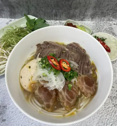 Hình ảnh Bún bò nạm - gân