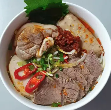 Hình ảnh Bún bò nạm giò chả