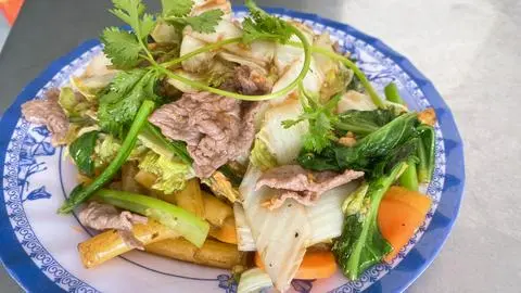 Hình ảnh Nui xào bò
