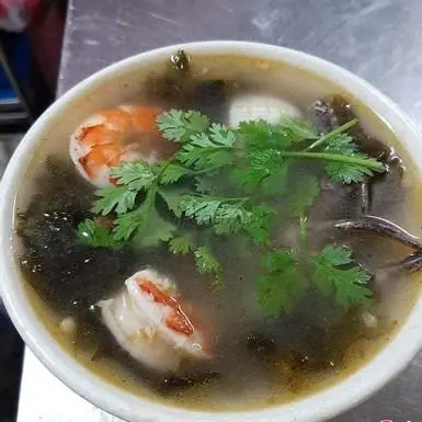 Hình ảnh Canh rong biển hải sản