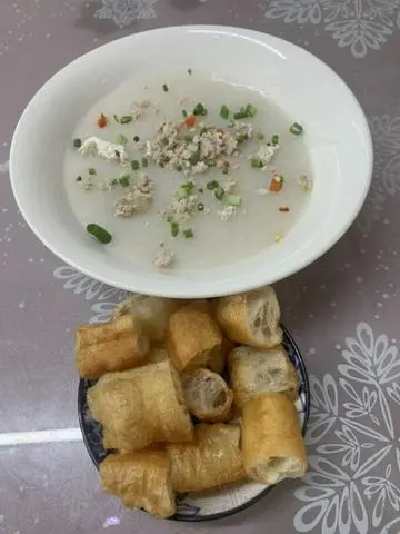 Hình ảnh Cháo thịt bằm - quẩy