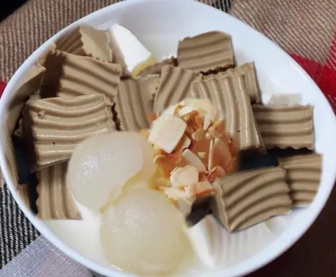 Hình ảnh Khúc bạch socola vải