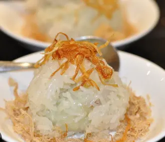 Hình ảnh Xôi khúc - chả bông heo - hành phi