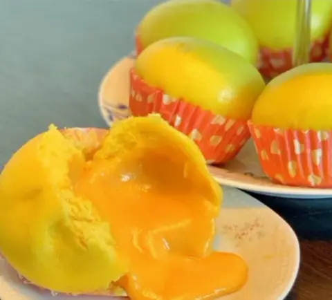 Hình ảnh Bánh bao kim sa