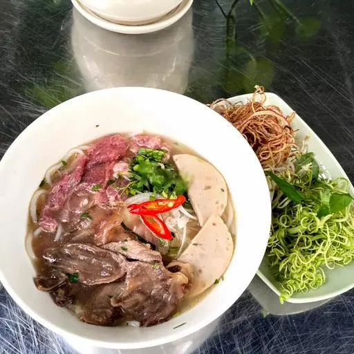 Hình ảnh Bún bò tái bắp