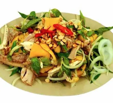 Hình ảnh Gà ta xé phay 1/2 con