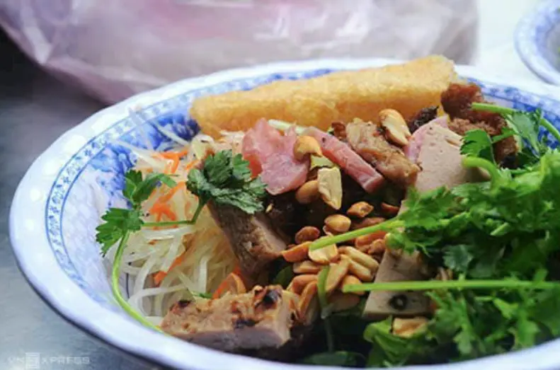 Hình ảnh Bún thịt lụi nướng