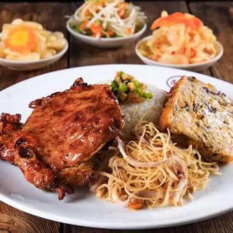Hình ảnh Cơm tấm sườn bì chả