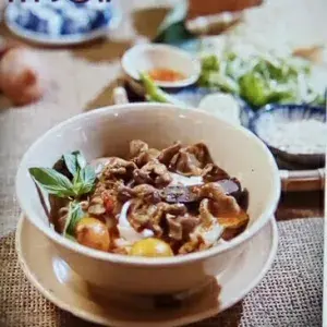 Hình ảnh Mì Quảng lòng gà trứng non