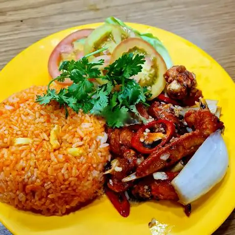 Hình ảnh Cơm cánh gà nước mắm