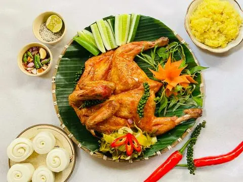 Hình ảnh Gà nướng mắm nhĩ  nguyên con
