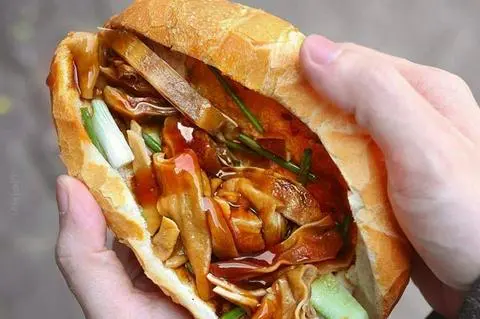 Hình ảnh Phá lấu bánh mì