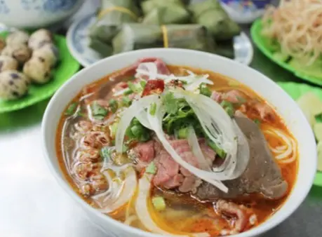 Hình ảnh Bún bò - tái chả