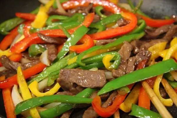 Hình ảnh Bò xào ớt xanh - nhỏ