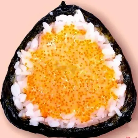 Hình ảnh Onigiri trứng cá mayonnaise