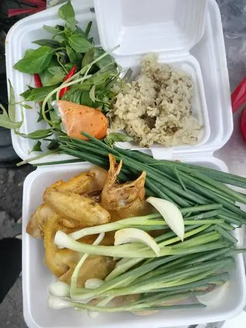 Hình ảnh Gà tre hấp hành - xôi đậu xanh