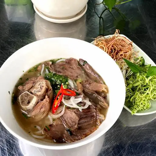 Hình ảnh Bún bò giò nạm