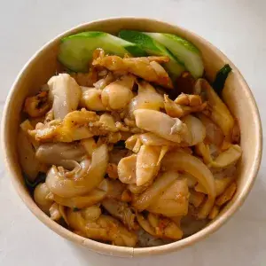 Hình ảnh Thố gà rút xương xào nấm