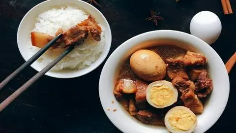 Hình ảnh Cơm thịt kho tàu