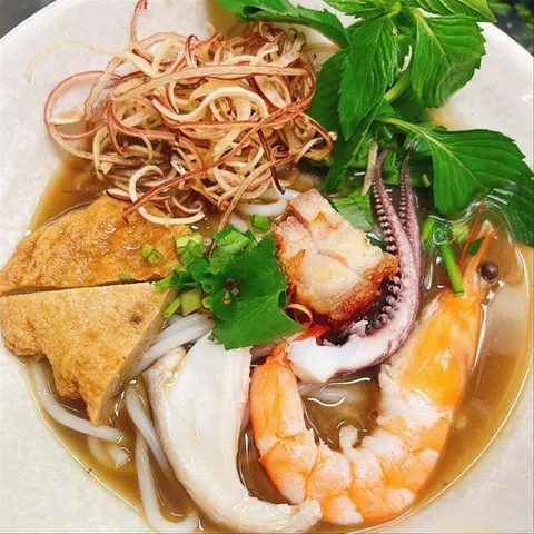 Hình ảnh Bún mắm tô đầy đủ