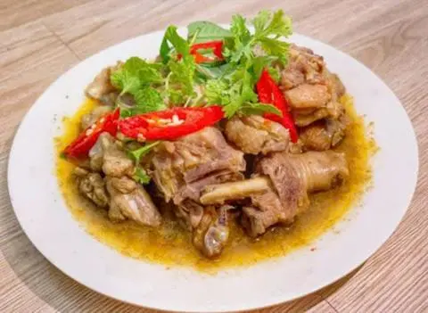 Hình ảnh Cơm gà kho sả ớt