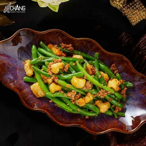 Hình ảnh Đậu que Pháp xào mắm Kapi với tóp mỡ