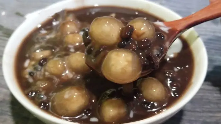 Hình ảnh Chè đậu đen hạt sen