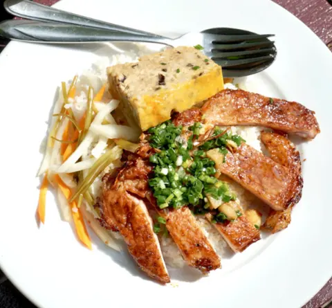 Hình ảnh Cơm sườn chả