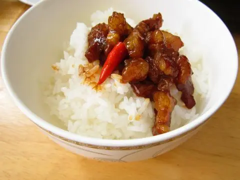 Hình ảnh Cơm thịt kho tiêu