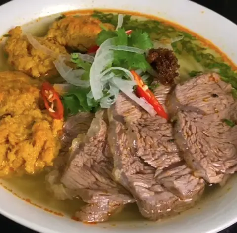 Hình ảnh Canh bún thịt cua chả